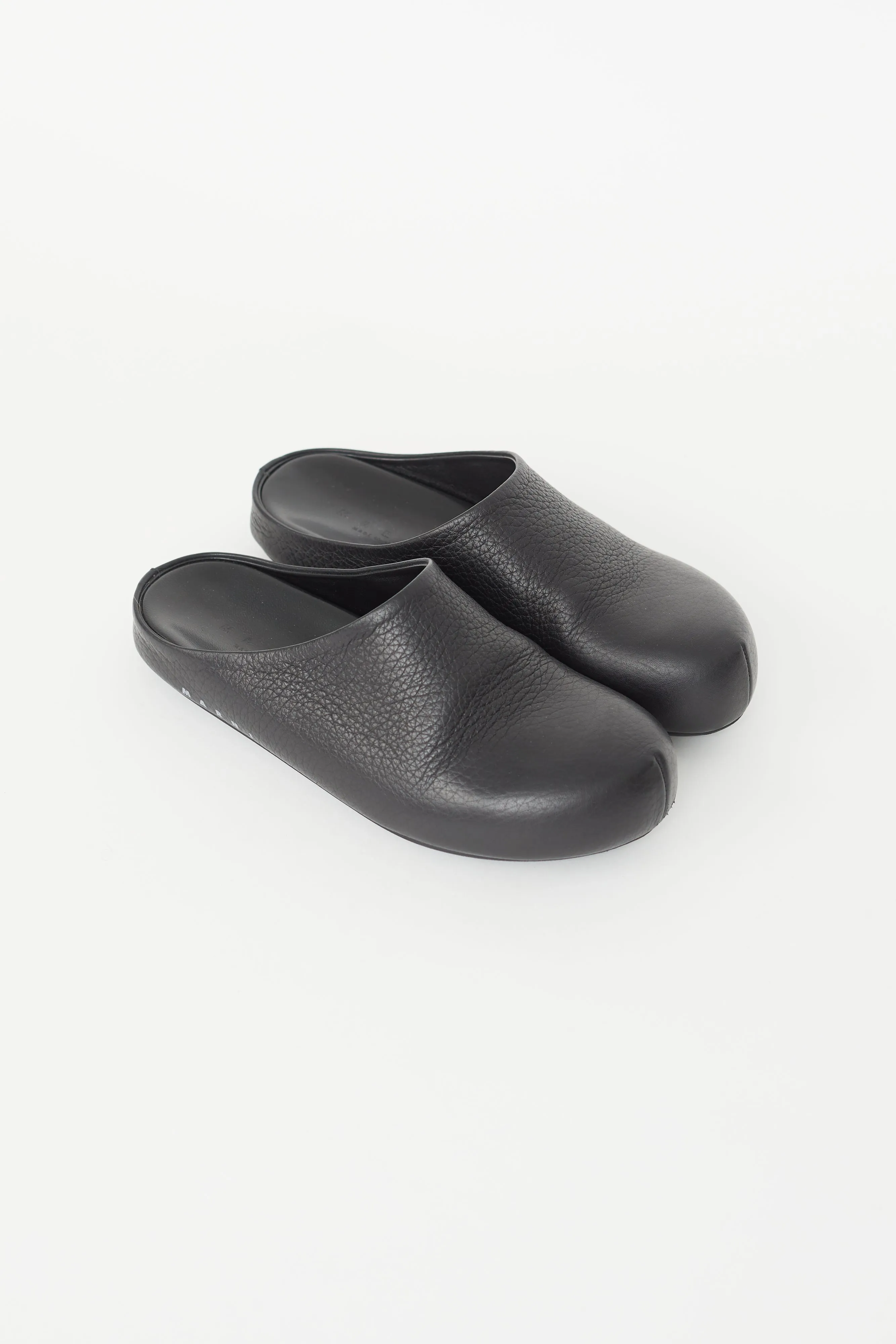 Black Leather Fussbett Sabot Mule