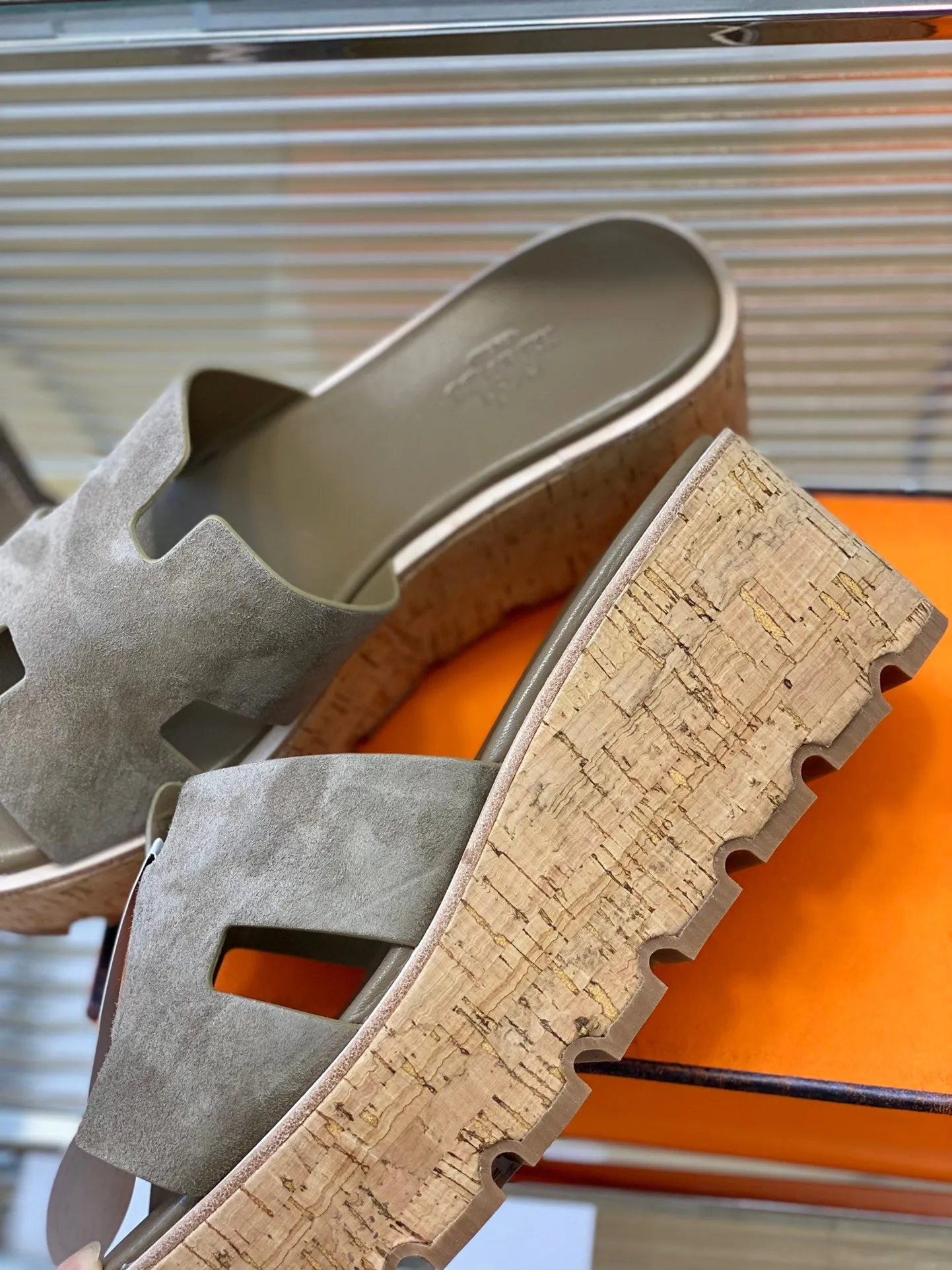 SE1140 H slippers / Size5-9